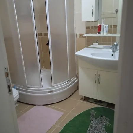 Apartment Ueskuedar Daire